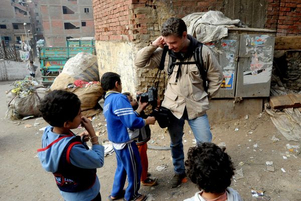 Phóng viên ảnh Andrey Stenin trên đường phố Cairo - Sputnik Việt Nam