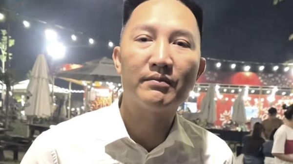Huấn Hoa Hồng được biết đến là một “giang hồ mạng” thường xuyên khoe siêu xe, tiền bạc và đưa ra những phát ngôn rao giảng đạo đức trên mạng xã hội - Sputnik Việt Nam