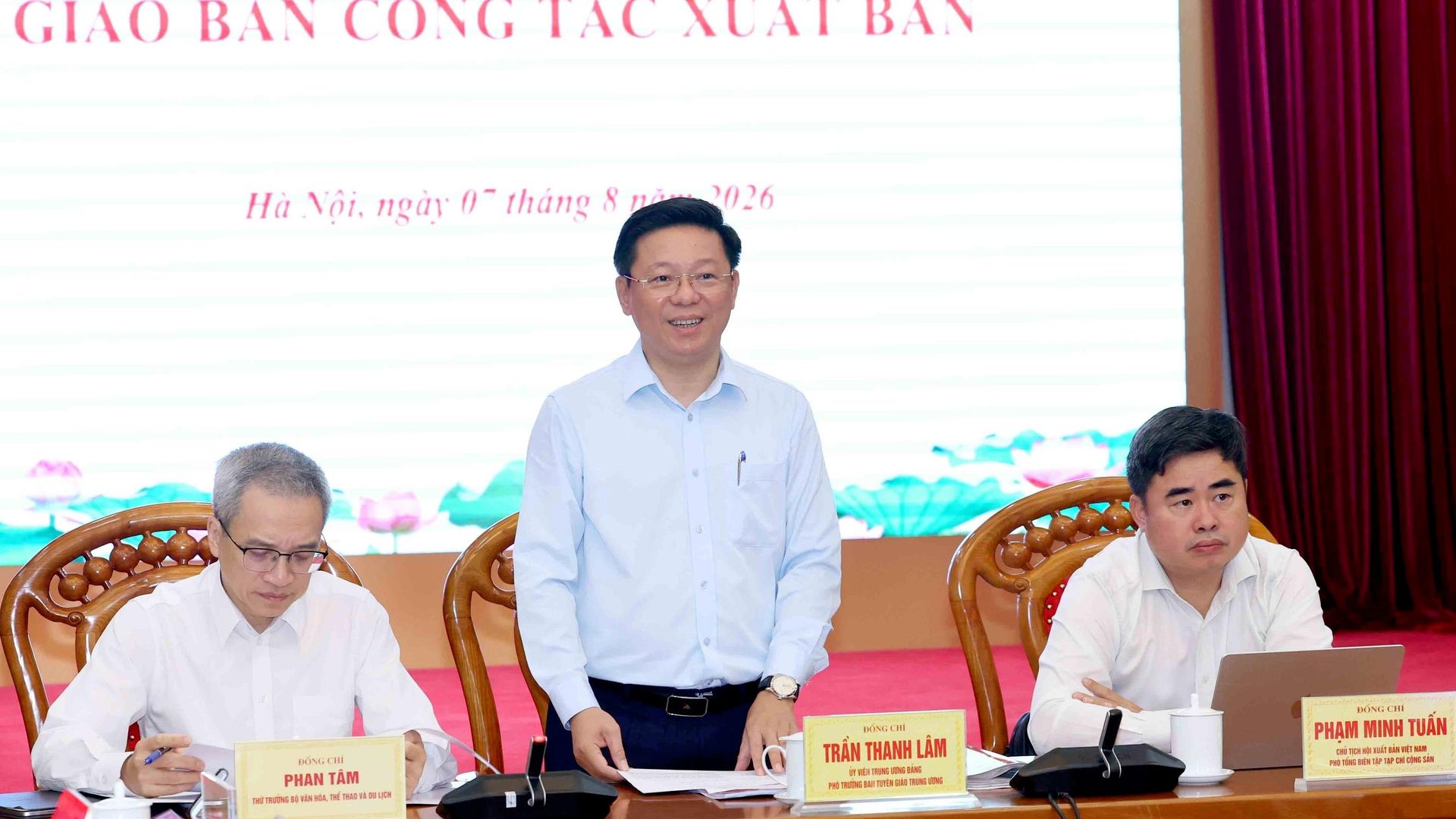 Đồng chí Trần Thanh Lâm, Uỷ viên Trung ương Đảng, Phó Trưởng Ban Tuyên giáo Trung ương phát biểu chỉ đạo hội nghị Đồng chí Trần Thanh Lâm, Uỷ viên Trung ương Đảng, Phó Trưởng Ban Tuyên giáo Trung ương phát biểu chỉ đạo hội nghị - Sputnik Việt Nam, 1920, 07.08.2026