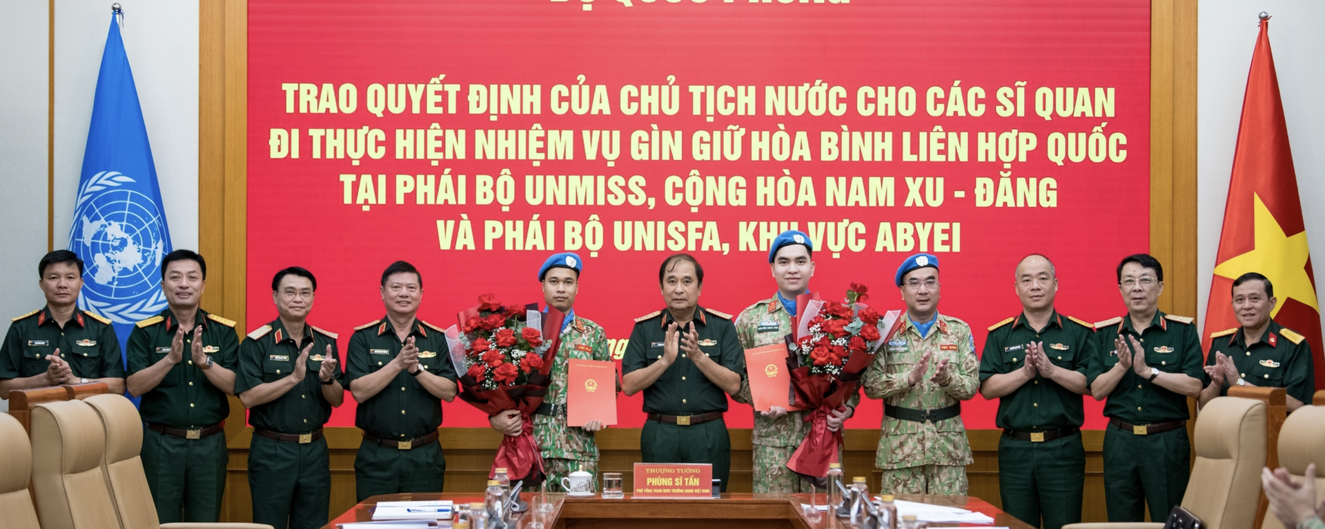 Trao Quyết định của Chủ tịch nước cho hai sĩ quan thực hiện nhiệm vụ gìn giữ hòa bình Liên hợp quốc - Sputnik Việt Nam, 1920, 10.08.2026