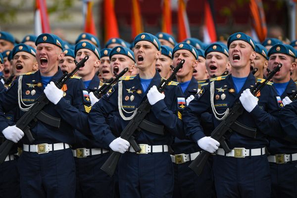 Các học viên của Học viện Không quân Zhukovsky và Gagarin tại cuộc duyệt binh. - Sputnik Việt Nam