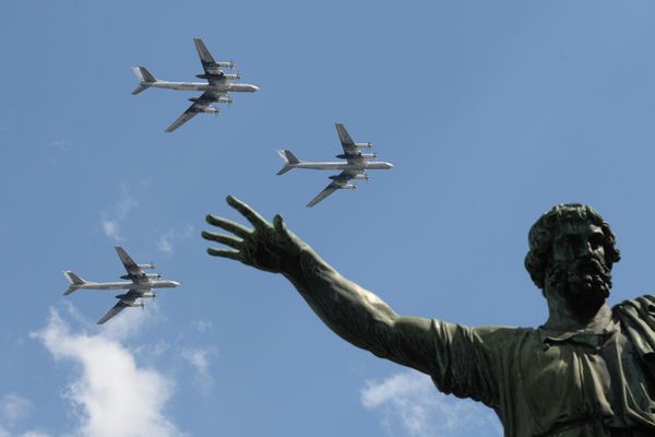 Máy bay ném bom chiến lược và máy bay mang tên lửa Tu-95MS. - Sputnik Việt Nam