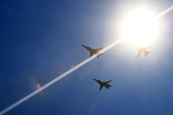 Máy bay ném bom siêu âm tầm xa mang tên lửa Tu-22M3. - Sputnik Việt Nam