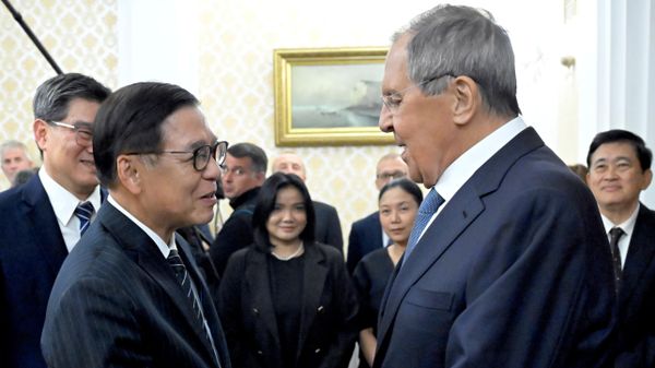 Cuộc gặp giữa Bộ trưởng Ngoại giao Liên bang Nga và Thái Lan, ông Sergey Lavrov và ông Sihasak Phuangketkeow - Sputnik Việt Nam