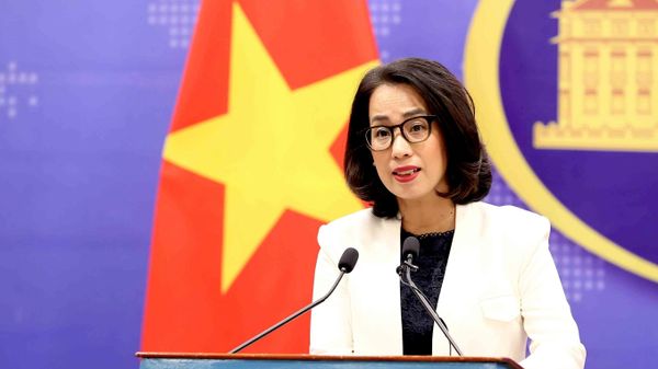 Người phát ngôn Bộ Ngoại giao Phạm Thu Hằng chủ trì họp báo - Sputnik Việt Nam