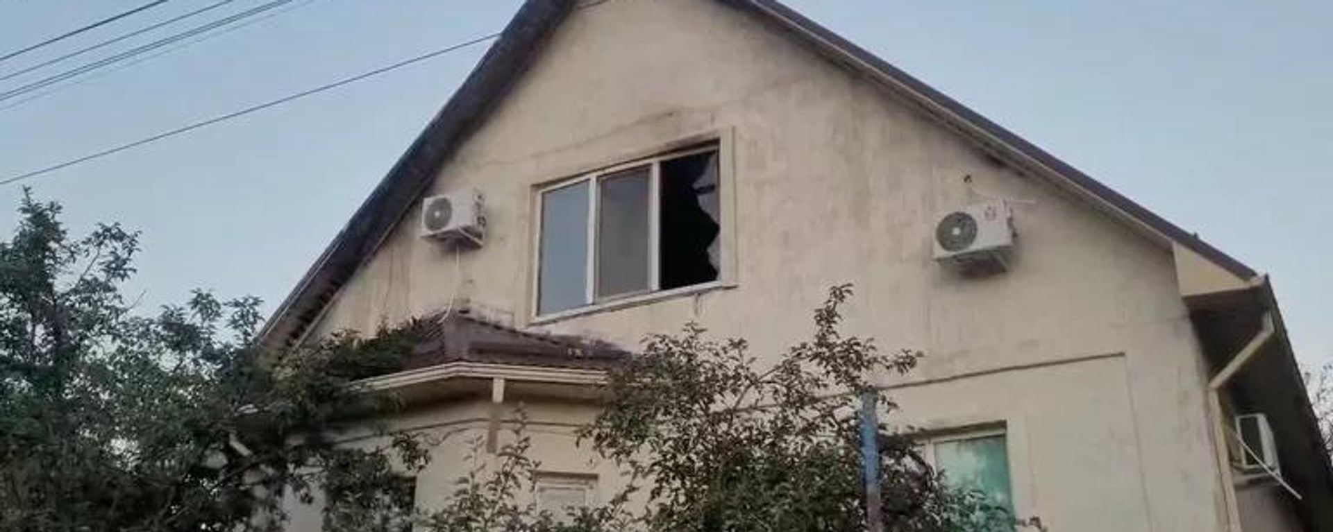 Hậu quả vụ máy bay không người lái của Ukraina rơi xuống một trung tâm trẻ em ở Krasnodar - Sputnik Việt Nam, 1920, 24.08.2026