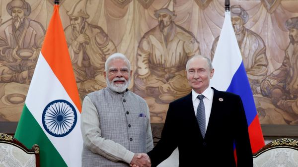 Tổng thống Vladimir Putin thăm Kyrgyzstan để tham dự hội nghị thượng đỉnh SCO. - Sputnik Việt Nam