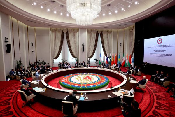 Tổng thống Nga Vladimir Putin tham dự phiên họp Hội đồng Nguyên thủ quốc gia thành viên SCO tại Bishkek. - Sputnik Việt Nam