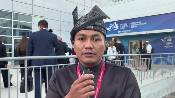  Đại diện của Hiệp hội ký túc xá Thanh niên Malaysia đã ca ngợi bài phát biểu của Putin tại EEF - Sputnik Việt Nam