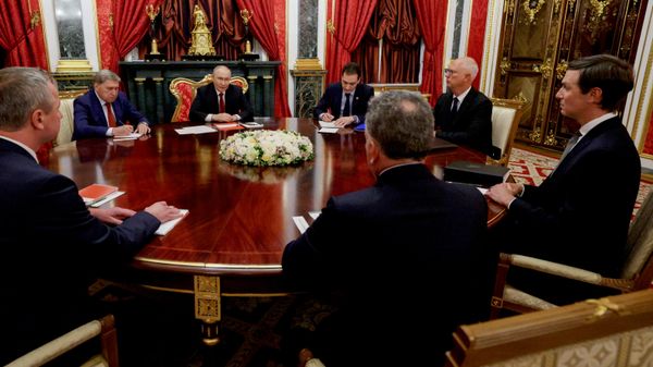 Tổng thống Nga Vladimir Putin đã gặp gỡ các Đặc phái viên của Tổng thống Mỹ Steve Witkoff và Jared Kushner tại Điện Kremlin - Sputnik Việt Nam