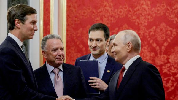 Tổng thống Nga Vladimir Putin đã gặp gỡ các Đặc phái viên của Tổng thống Mỹ Steve Witkoff và Jared Kushner tại Điện Kremlin - Sputnik Việt Nam
