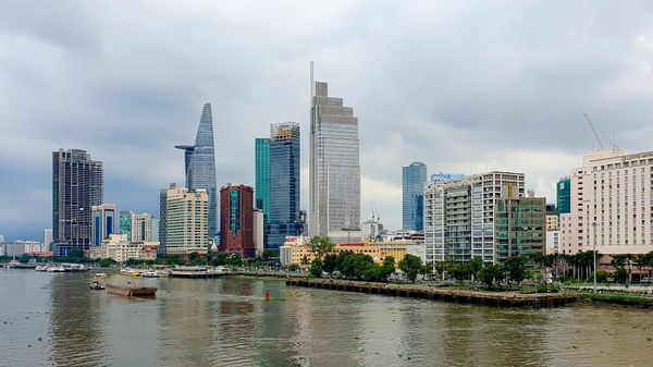 Современные небоскрёбы и набережная центрального Хошимина - Sputnik Việt Nam