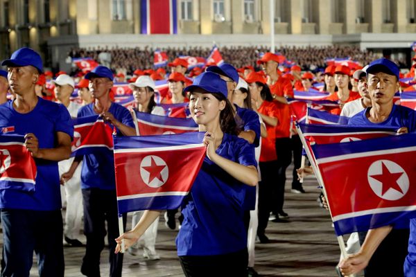 Các hoạt động kỷ niệm 78 năm ngày thành lập CHDCND Triều Tiên diễn ra tại Quảng trường Kim Nhật Thành ở Bình Nhưỡng. - Sputnik Việt Nam