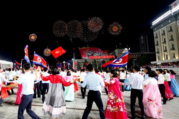 Các hoạt động kỷ niệm 78 năm ngày thành lập CHDCND Triều Tiên diễn ra diễn ra tại Quảng trường Kim Nhật Thành ở Bình Nhưỡng. - Sputnik Việt Nam