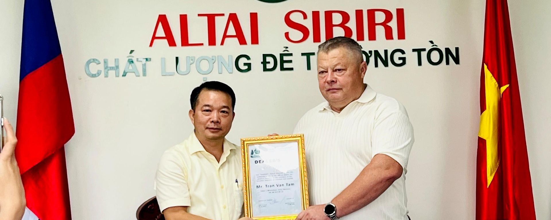 Công ty TNHH TomDOK (Nga) mở văn phòng đại diện tại Việt Nam, đặt kế hoạch đưa gỗ Siberia vào thị trường Đông Nam Á - Sputnik Việt Nam, 1920, 10.09.2026