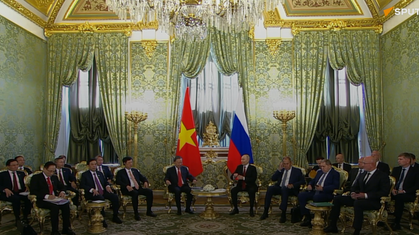 Tổng thống Putin và Chủ tịch nước Tô Lâm đang tiến hành hội đàm tại Điện Kremlin - Sputnik Việt Nam