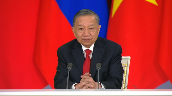 Chủ tịch nước Việt Nam Tô Lâm mời Tổng thống Putin dự Hội nghị cấp cao APEC tháng 11 năm 2027 - Sputnik Việt Nam