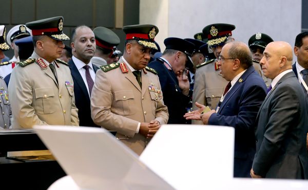 Bộ trưởng Quốc phòng Ai Cập, Ashraf Salem Zaher, tại Triển lãm Hàng không Quốc tế El Alamein 2026, Ai Cập. - Sputnik Việt Nam