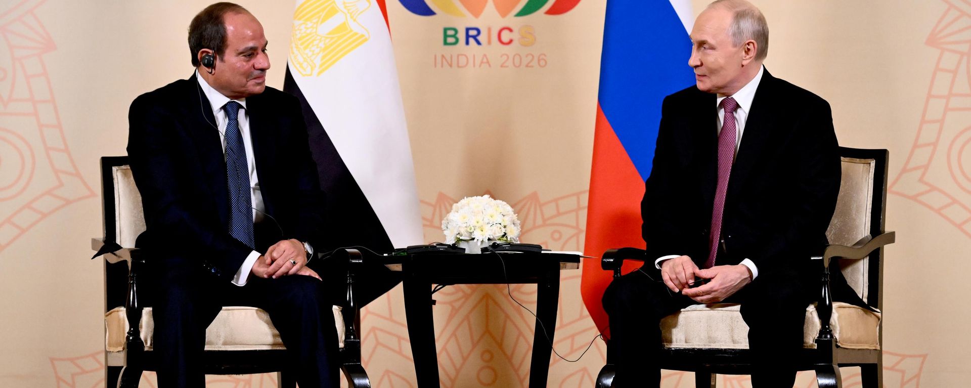Tổng thống Nga Vladimir Putin đã tiến hành cuộc hội đàm riêng với Tổng thống Ai Cập Abdel Fattah el-Sisi - Sputnik Việt Nam, 1920, 11.09.2026