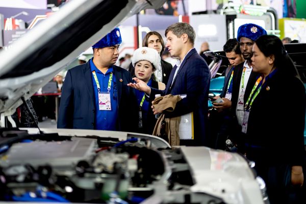 Các đại biểu tham dự Liên hoan Thanh niên Quốc tế tại Yekaterinburg. - Sputnik Việt Nam