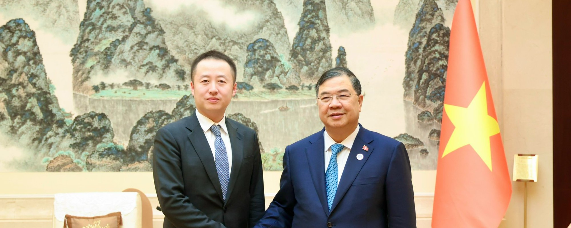 Phó Thủ tướng Thường trực Chính phủ Phạm Gia Túc tiếp ông Will Wang, Phó Chủ tịch khu vực châu Á - Thái Bình Dương, kiêm Giám đốc điều hành khu vực Đông Nam Á của Tập đoàn Huawei. - Sputnik Việt Nam, 1920, 16.09.2026