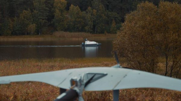 Các drone lần đầu tiên được sử dụng để vận chuyển phiếu bầu trong cuộc bầu cử Duma Quốc gia ở Nga - Sputnik Việt Nam