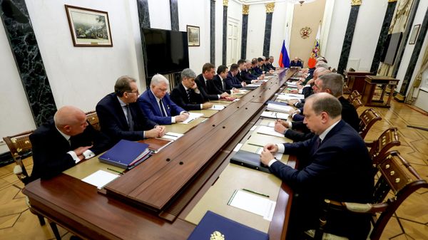 Tổng thống Vladimir Putin đã chủ trì cuộc họp của Ủy ban Công nghiệp Quân sự - Sputnik Việt Nam