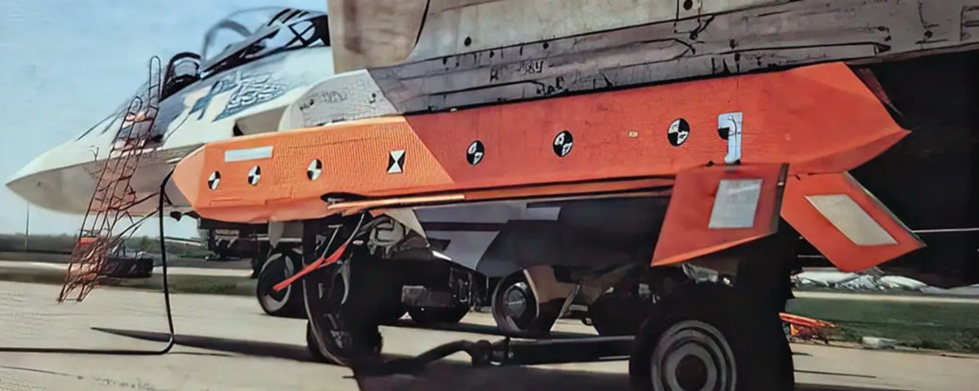 S-71 Monochrome được gắn trên máy bay Su-57. - Sputnik Việt Nam, 1920, 21.09.2026