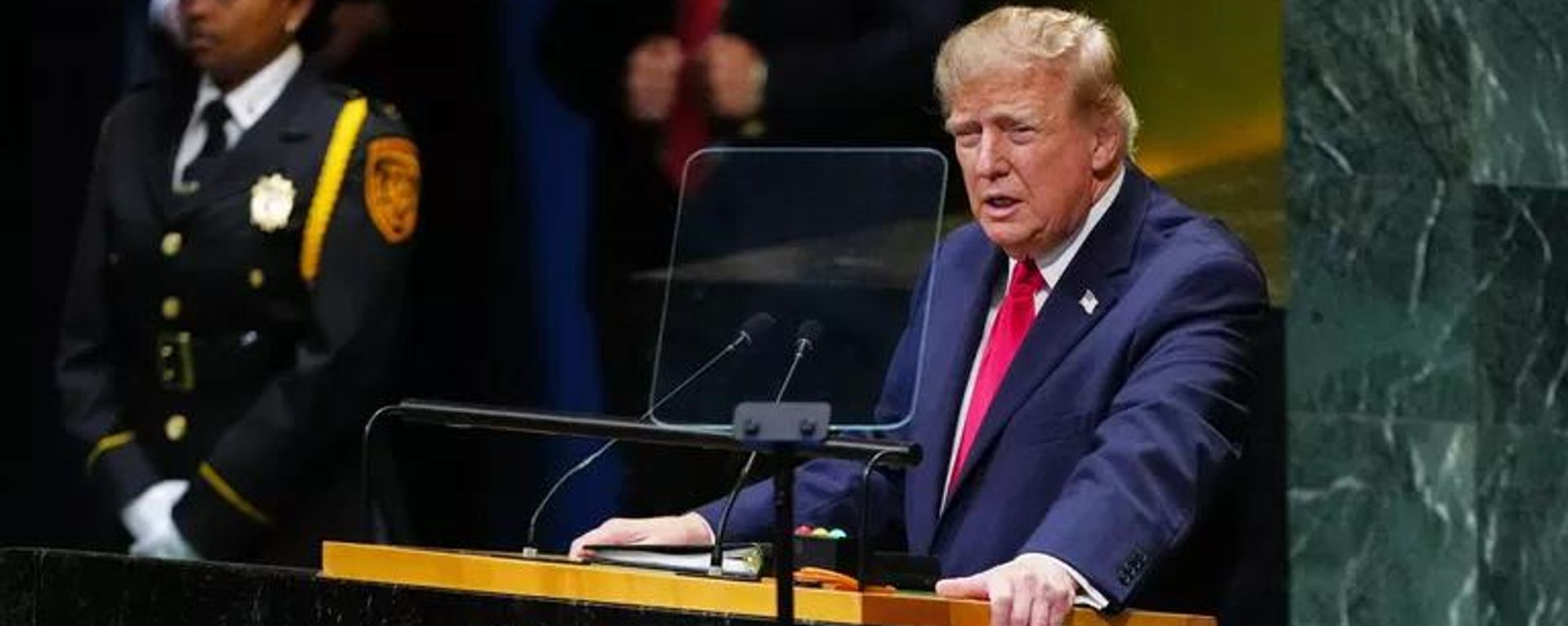 Tổng thống Mỹ Donald Trump phát biểu tại phiên họp thứ 81 của Đại hội đồng Liên Hợp Quốc - Sputnik Việt Nam, 1920, 22.09.2026