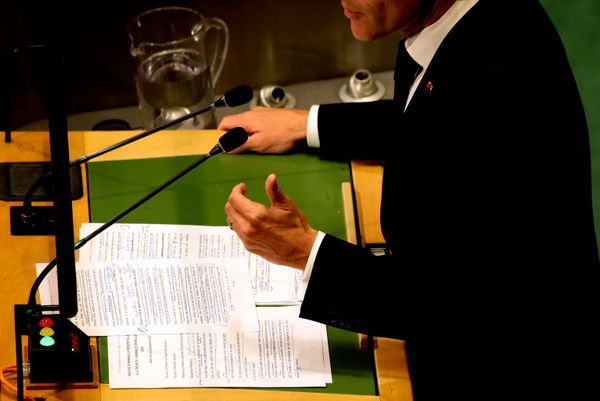 Tổng thống Pháp Emmanuel Macron phát biểu tại Khóa họp thứ 81 Đại hội đồng Liên Hợp Quốc. - Sputnik Việt Nam