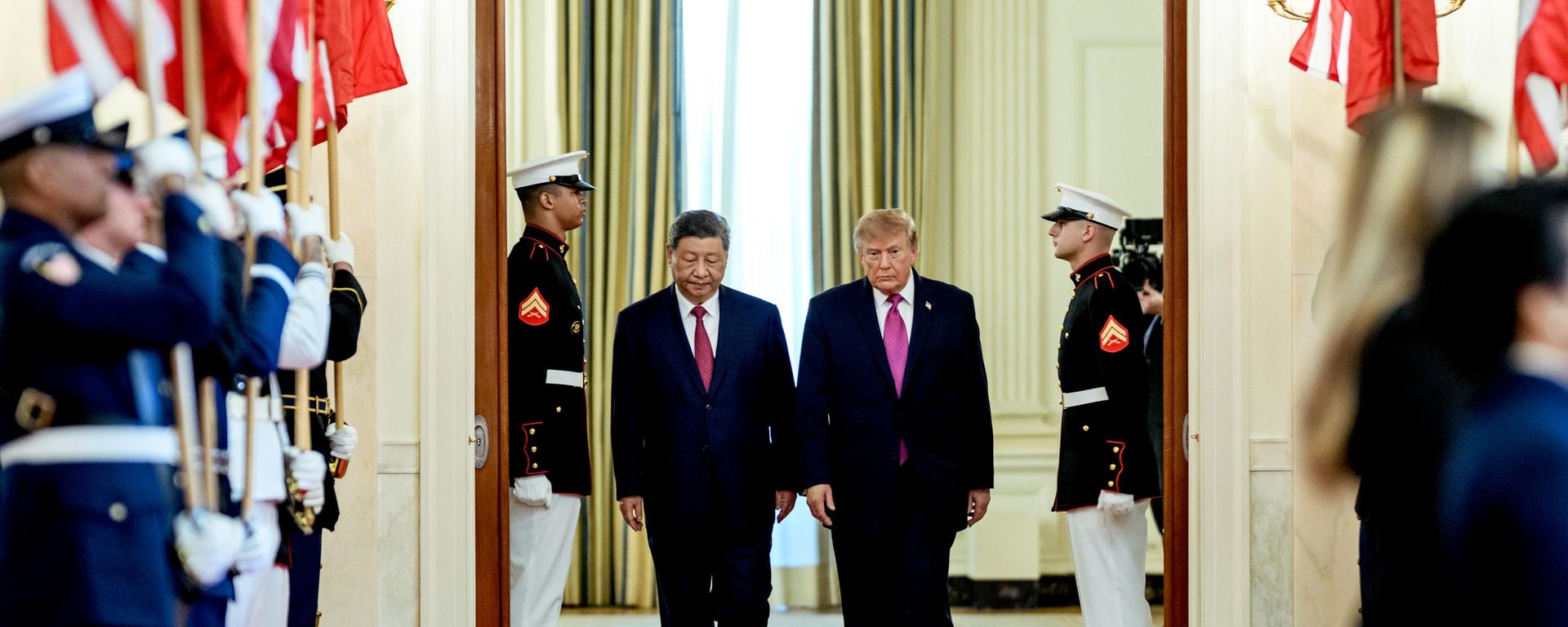 Tổng thống Donald J. Trump và Chủ tịch Trung Quốc Tập Cận Bình bước vào Tầng Lễ tân của Nhà Trắng trong khuôn khổ chuyến thăm cấp nhà nước mang tính lịch sử. - Sputnik Việt Nam, 1920, 25.09.2026