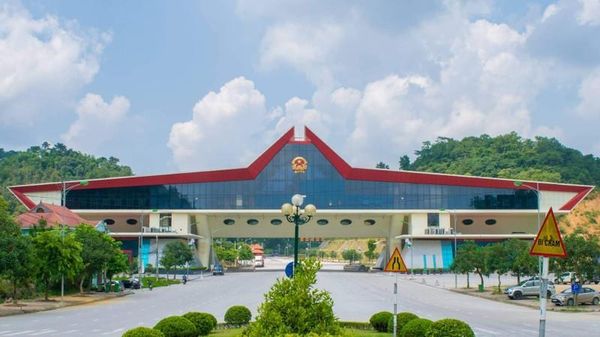 Phát triển Khu kinh tế cửa khẩu Đồng Đăng - Lạng Sơn thành trung tâm dịch vụ cửa khẩu và hậu cần logistics quốc tế - Sputnik Việt Nam
