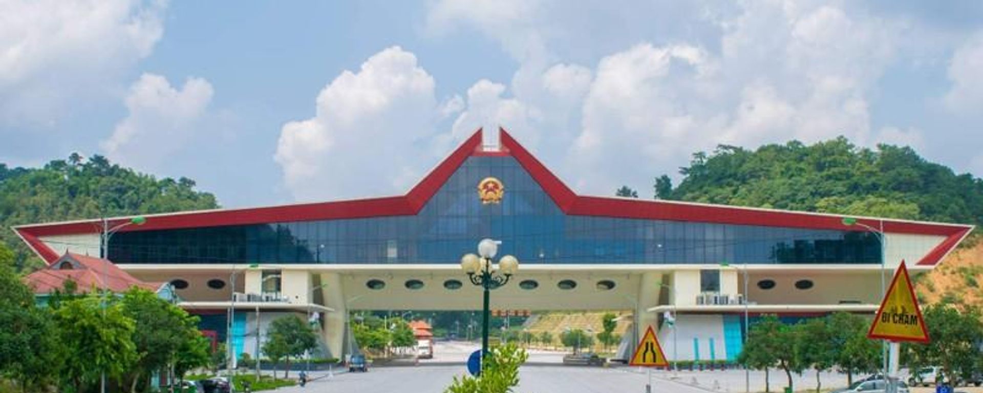 Phát triển Khu kinh tế cửa khẩu Đồng Đăng - Lạng Sơn thành trung tâm dịch vụ cửa khẩu và hậu cần logistics quốc tế - Sputnik Việt Nam, 1920, 28.09.2026