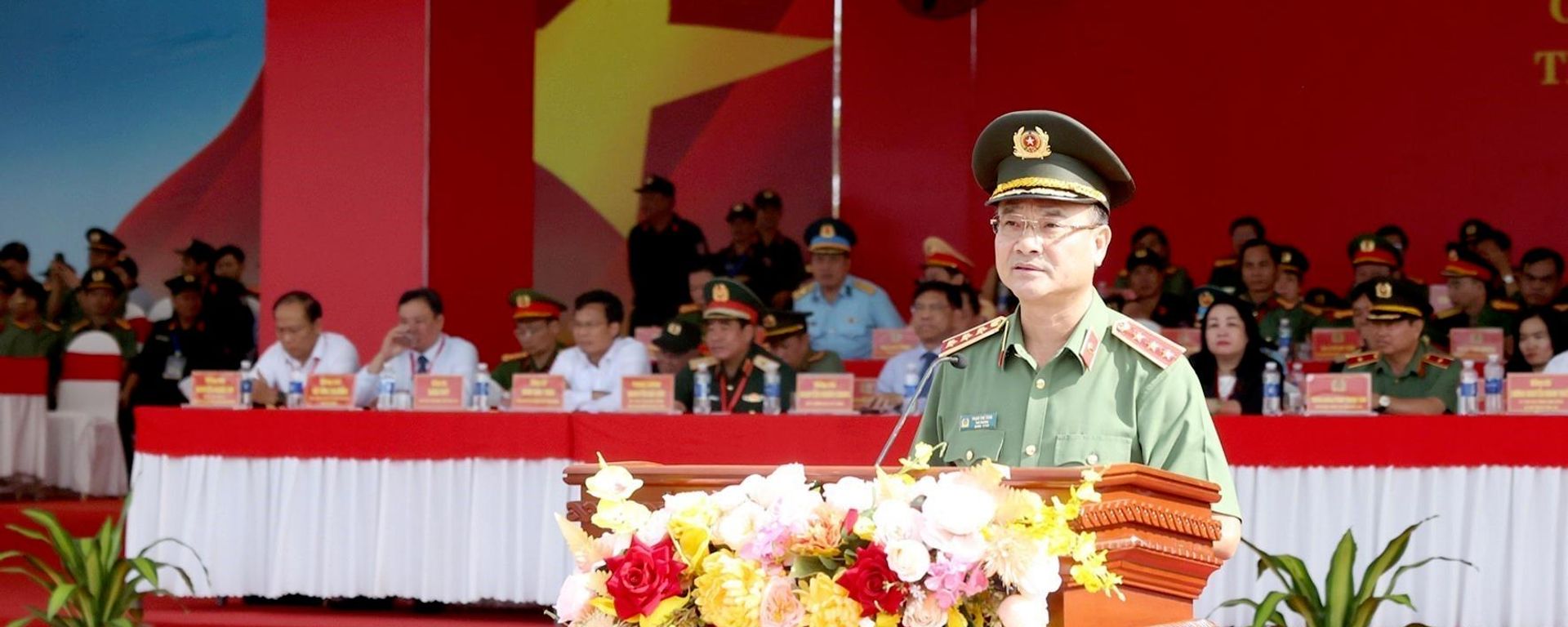 Thượng tướng Phạm Thế Tùng, Thứ trưởng Bộ Công an, Ủy viên Thường trực Ban Chỉ đạo phòng, chống khủng bố quốc gia, phát biểu tại buổi diễn tập - Sputnik Việt Nam, 1920, 02.10.2026