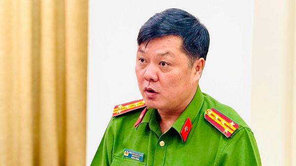 Đại tá Nguyễn Đình Dương phát biểu tại họp báo - Sputnik Việt Nam