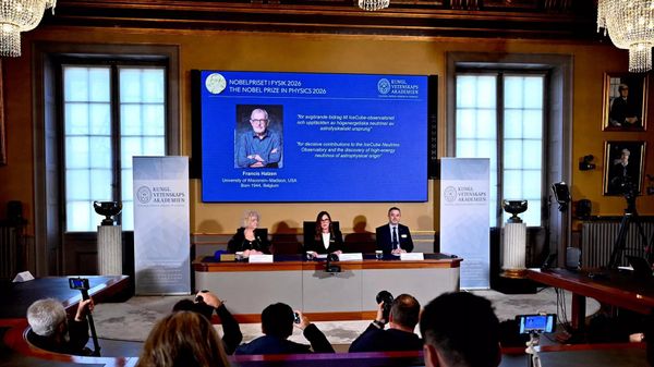Thông báo về người đoạt giải Nobel Vật lý tại Stockholm - Sputnik Việt Nam