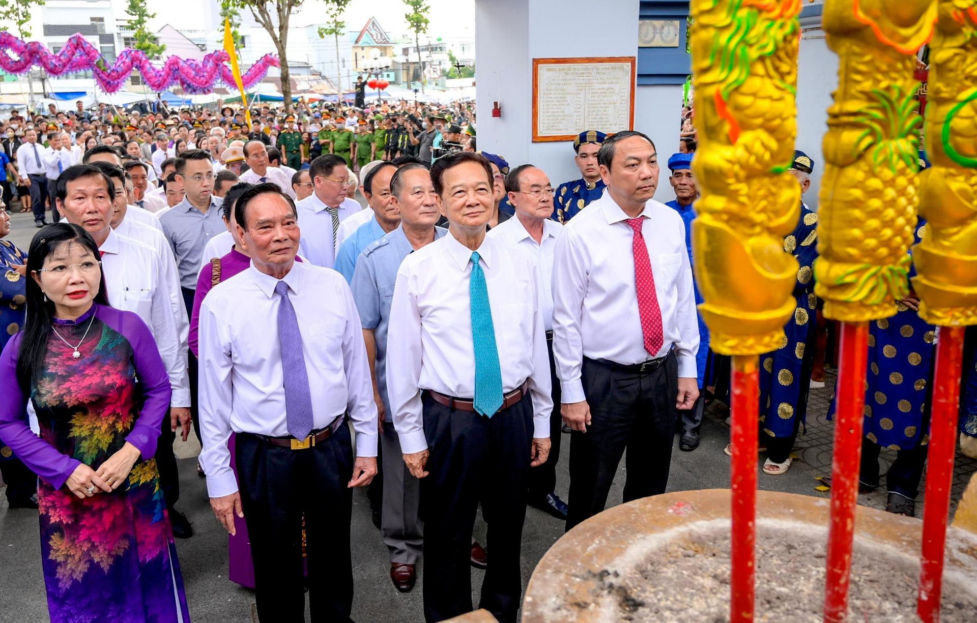 Đoàn Dân Quân Chính Đảng tỉnh An Giang và các đoàn của Trung ương, các tỉnh, thành phố, thân nhân Anh hùng dân tộc Nguyễn Trung Trực dâng hương tri ân Anh hùng dân tộc Nguyễn Trung Trực. Đoàn Dân Quân Chính Đảng tỉnh An Giang và các đoàn của Trung ương, các tỉnh, thành phố, thân nhân Anh hùng dân tộc Nguyễn Trung Trực dâng hương tri ân Anh hùng dân tộc Nguyễn Trung Trực. - Sputnik Việt Nam, 1920, 07.10.2026