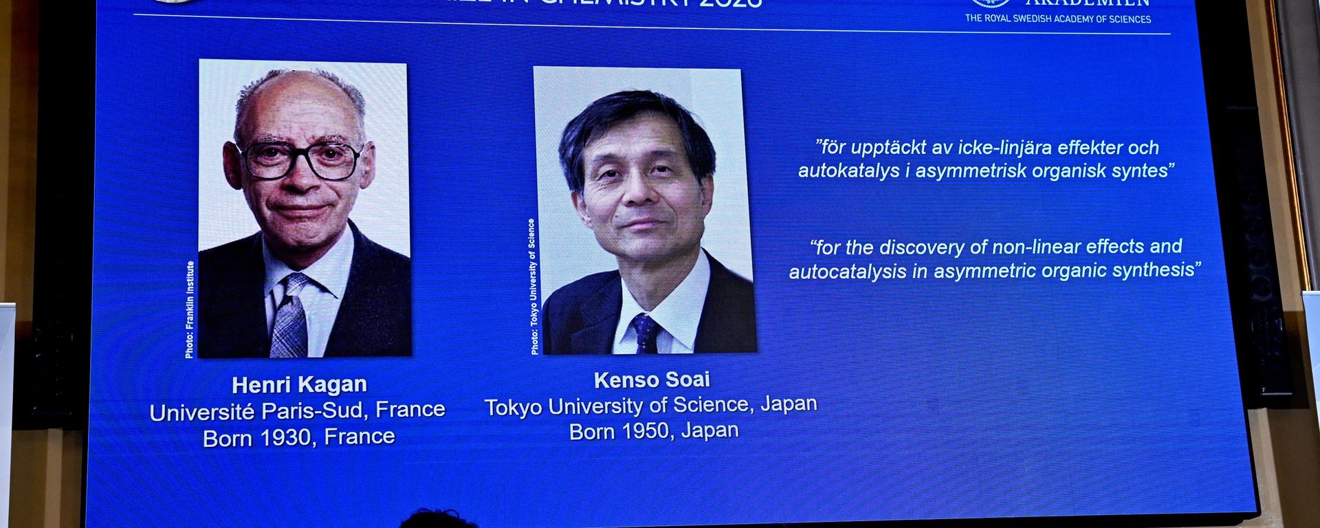 Giải Nobel Hóa học năm 2026 đã được trao cho hai nhà khoa học người Pháp và Nhật Bản, Henri Kagan và Kenso Soai - Sputnik Việt Nam, 1920, 07.10.2026