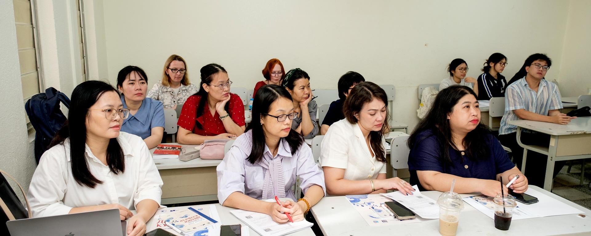 Dự án tiếng Nga đến với Đại học Quốc gia Hà Nội - Sputnik Việt Nam, 1920, 08.10.2026