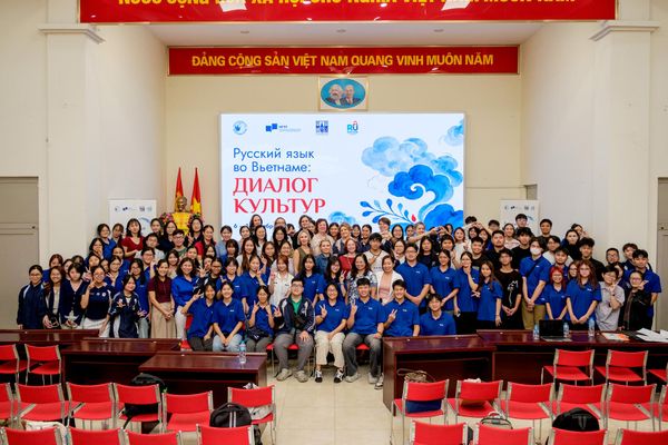 Dự án tiếng Nga đến với Đại học Quốc gia Hà Nội - Sputnik Việt Nam