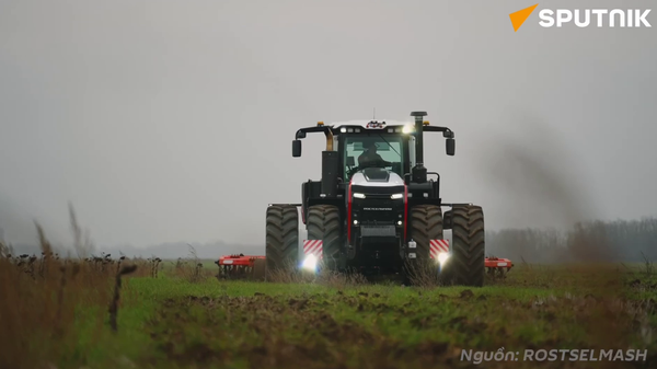 Mẫu máy kéo mới của Nga đã được ra mắt tại Triển lãm AGROSALON 2026 - Sputnik Việt Nam
