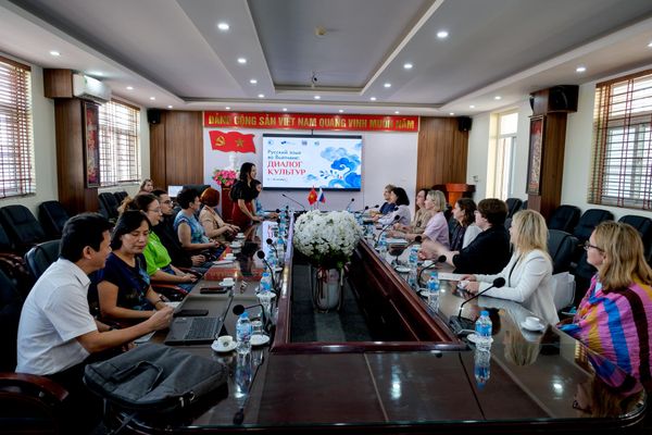 Đoàn MSLU làm việc với Ban giám hiệu - Sputnik Việt Nam