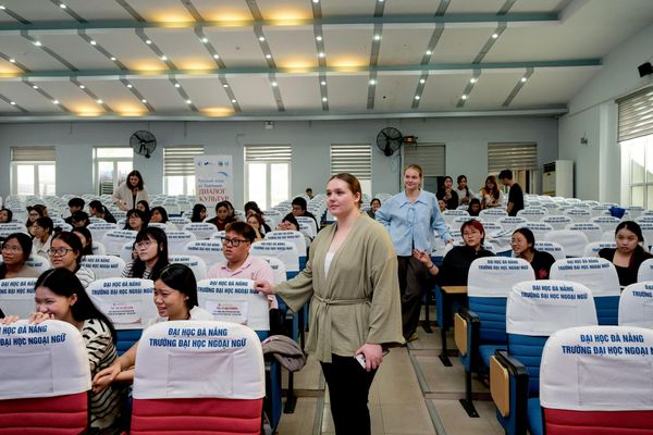 Sinh viên Nga hỗ trợ sinh viên Việt Nam Sinh viên Nga hỗ trợ sinh viên Việt Nam - Sputnik Việt Nam
