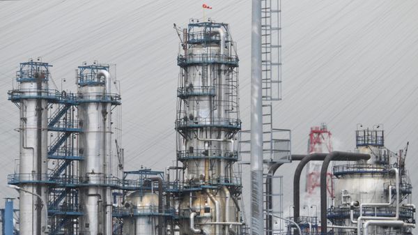 Nhà máy lọc dầu Moskva của Gazprom Neft tại Kapotnya - Sputnik Việt Nam