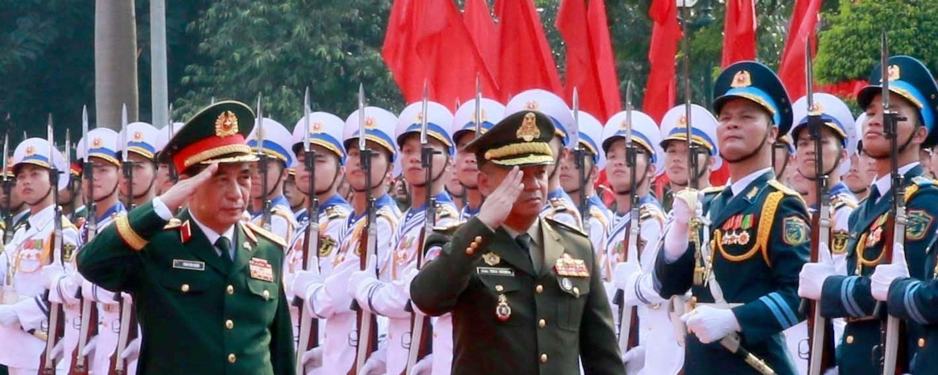 Hai Bộ trưởng Quốc phòng duyệt đội Danh dự QĐND Việt Nam - Sputnik Việt Nam, 1920, 13.10.2026