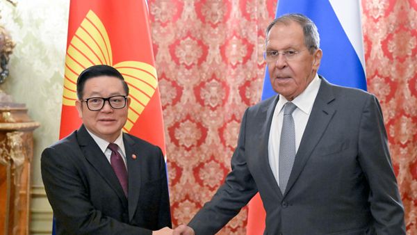 Ngoại trưởng Nga Sergey Lavrov và Tổng thư ký ASEAN Kao Kim Hourn đã gặp nhau tại Moskva - Sputnik Việt Nam