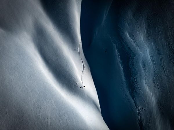 Ảnh «Cổng thép» của Yhabril Moro, đoạt giải Nhất hạng mục «Thể thao» cuộc thi Drone Photo Awards 2026. Ảnh «Cổng thép» của Yhabril Moro, đoạt giải Nhất hạng mục «Thể thao» cuộc thi Drone Photo Awards 2026. - Sputnik Việt Nam