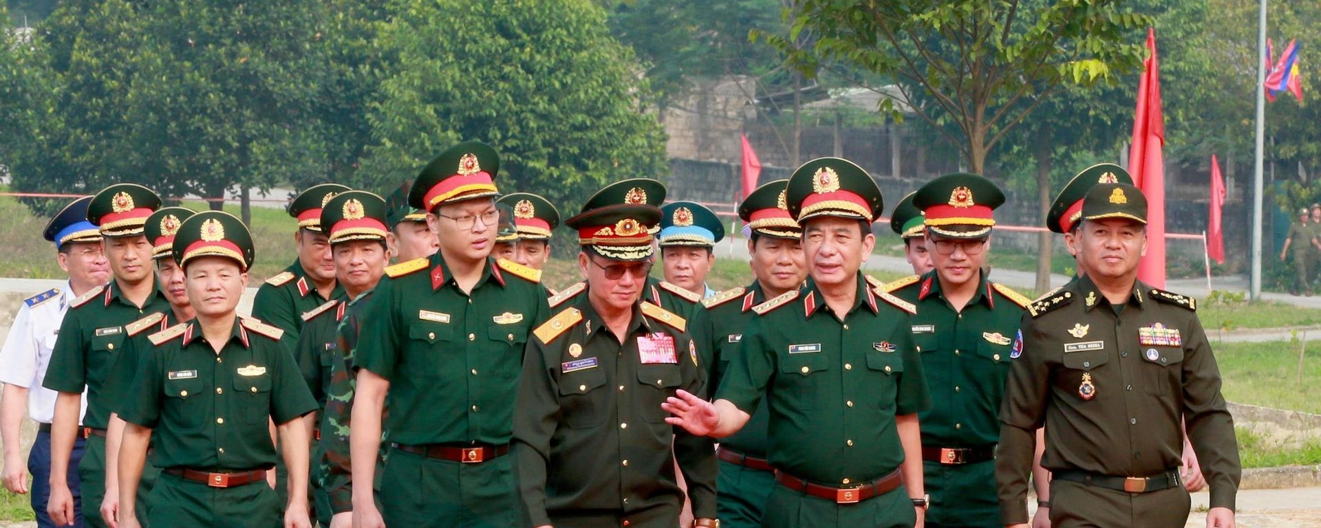 Phó Thủ tướng, Bộ trưởng Quốc phòng Việt Nam, Lào, Campuchia đến theo dõi buổi diễn tập - Sputnik Việt Nam, 1920, 14.10.2026