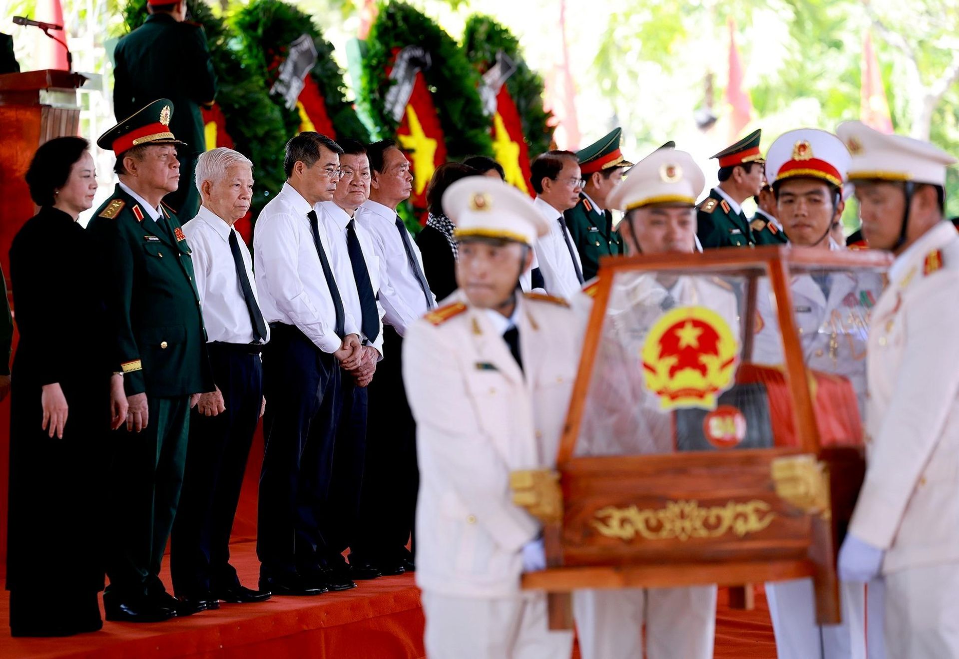 Thủ tướng Lê Minh Hưng cùng lãnh đạo, nguyên lãnh đạo Đảng, Nhà nước dự lễ an táng hài cốt liệt sĩ được tìm kiếm, quy tập tại Công viên văn hóa Lê Thị Riêng về Nghĩa trang liệt sĩ Thành phố Hồ Chí Minh. Ảnh: Dương Giang – TTXVN Thủ tướng Lê Minh Hưng cùng lãnh đạo, nguyên lãnh đạo Đảng, Nhà nước dự lễ an táng hài cốt liệt sĩ được tìm kiếm, quy tập tại Công viên văn hóa Lê Thị Riêng về Nghĩa trang liệt sĩ Thành phố Hồ Chí Minh. Ảnh: Dương Giang – TTXVN - Sputnik Việt Nam, 1920, 14.10.2026