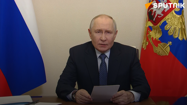Tổng thống Putin: Nga đang triển khai các phương pháp tiếp cận tiên tiến trong lĩnh vực lưu trữ, xử lý và truyền dữ liệu - Sputnik Việt Nam